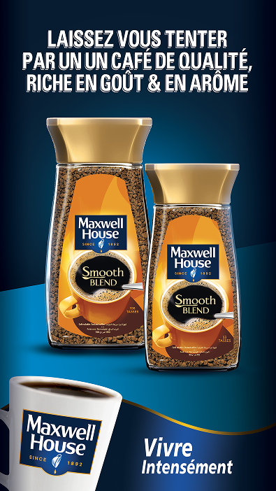 Two jars of Maxwell House Smooth Blend coffee with a cup of coffee in the foreground, featuring French text promoting rich taste and aroma.